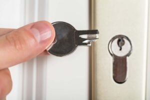 Sleutel afgebroken in het slot? Slotenmaker Fix Een afgebroken sleutel uit het slot verwijderen