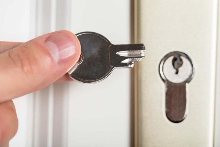 Sleutel afgebroken in het slot? Slotenmaker Fix Een afgebroken sleutel uit het slot verwijderen